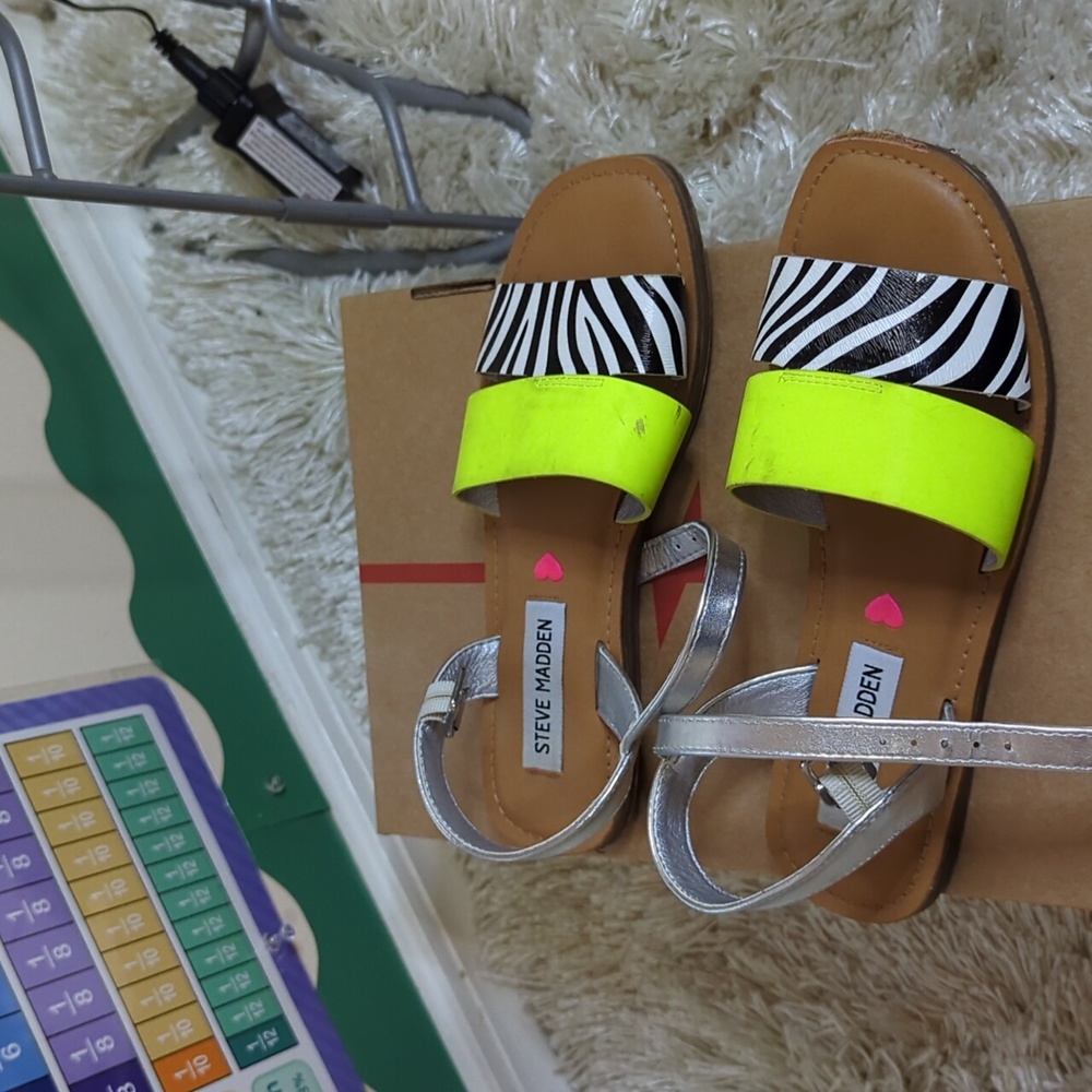 Big girls summer sandals. By Steve Madden